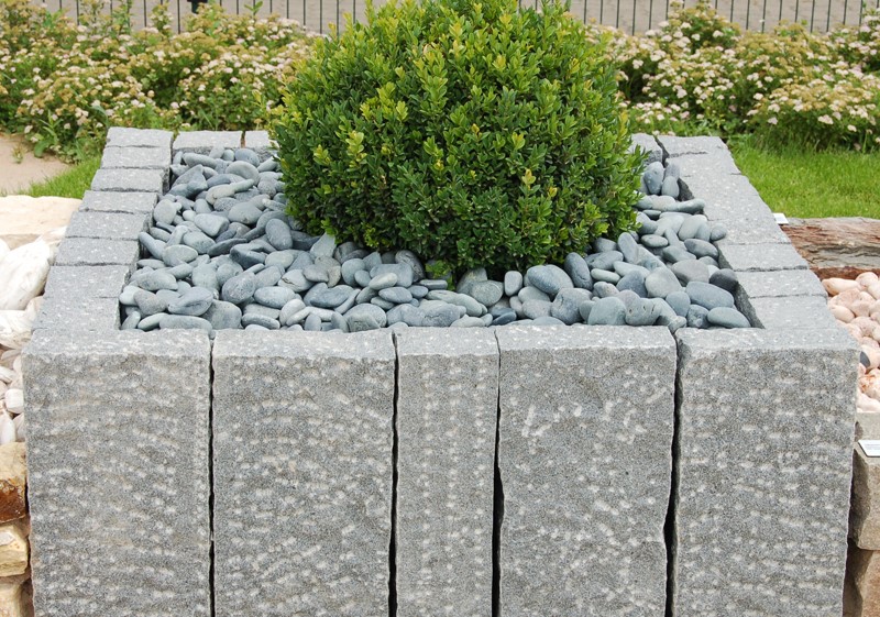 Gartengestaltung Granit Stele