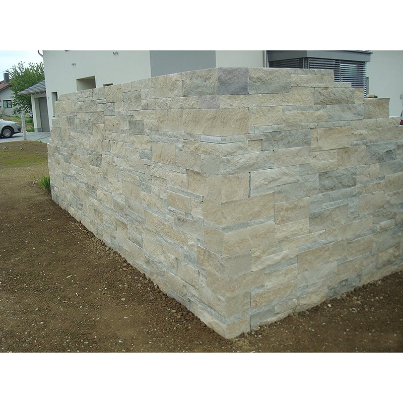 Jura Kalkstein mit spaltrauer Oberfläche