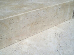 Travertin Beige geschliffen Blockstufe 100x35x15 cm