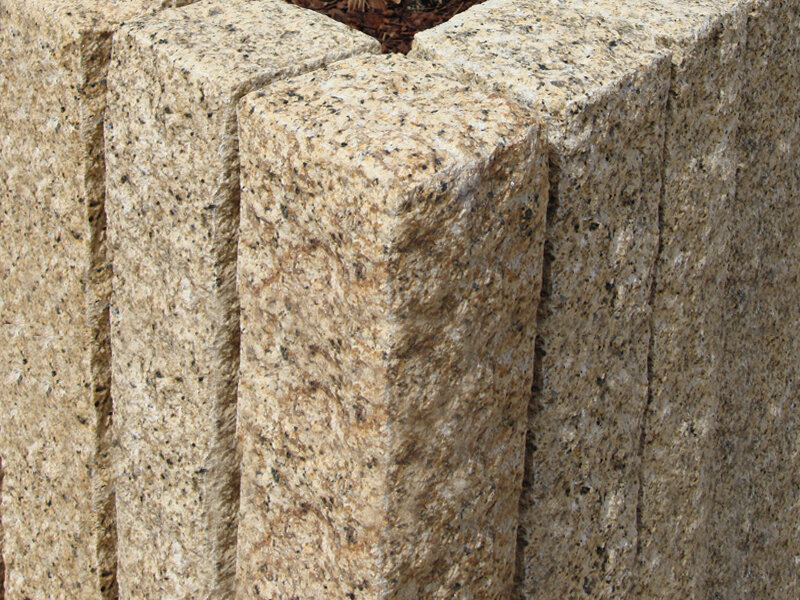 Granit Gelb 082 gestockt Palisade 12x12x80 cm gelb