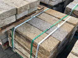 Granit Gelb 082 gestockt Randstein Stele 10x25x60 cm gelb