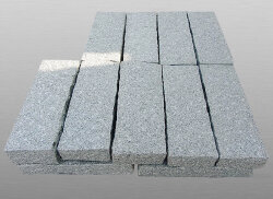 Light Grey Granit G603 gestockt Stele 10x25x120 cm hellgrau