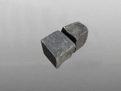 Vietnam Basalt 507 spaltrau 1 Tonne Pflastersteine 7x7x7 cm schwarz