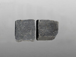 Vietnam Basalt 507 spaltrau 1 Tonne Pflastersteine 7x7x7 cm schwarz