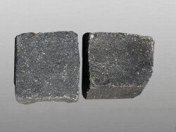 Vietnam Basalt 507 spaltrau 1 Tonne Pflastersteine 10x10x7-9 cm schwarz