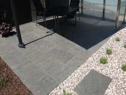 Attika Grey Gabbro geflammt &amp; geb&uuml;rstet Platte 30x60x3 cm dunkelgrau