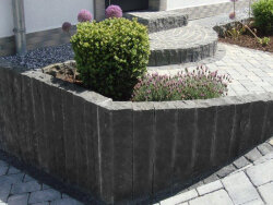 Indien Kerala Basalt spaltrau Palisade 12x12x75 cm schwarz