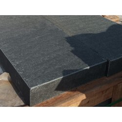 Vietnam Basalt geflammt &amp; wassergestrahlt Randstein 8x35x100 cm schwarz